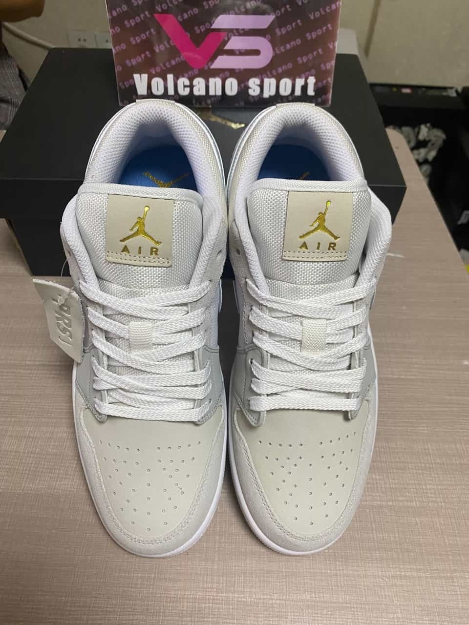 Jordan 1 Low Paris CV3043-100