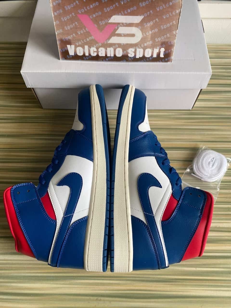 Jordan 1 Mid French Blue Gym Red BQ6472-146