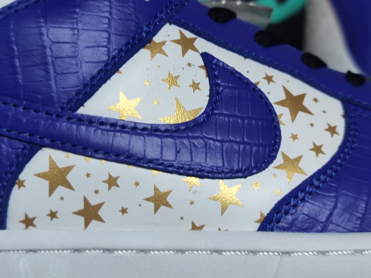 SB Dunk Low Supreme Stars Hyper Royal DH3228 100
