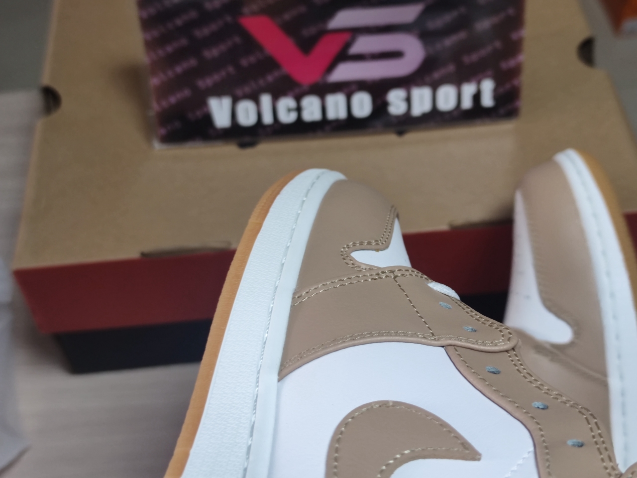 Jordan 1 Mid Tan Gum 554724 271