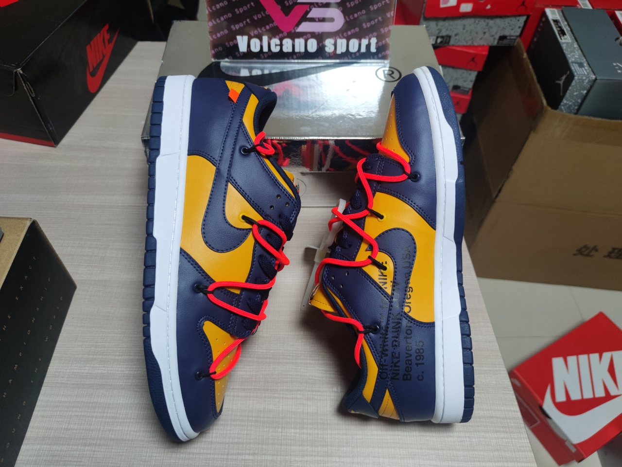 Dunk Low Off-White University Gold Midnight Navy CT0856-700