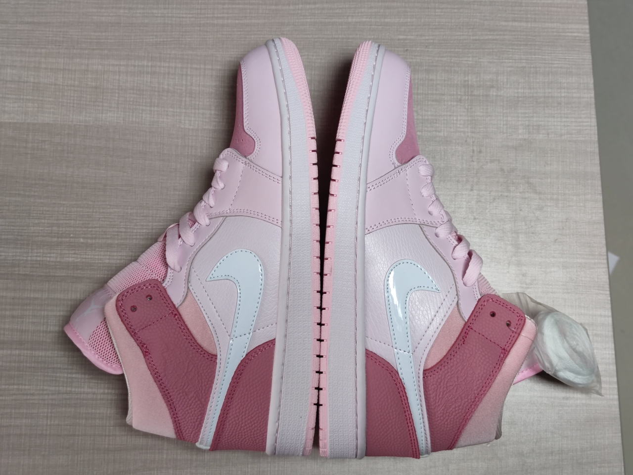 Jordan 1 Mid Digital Pink CW5379 600