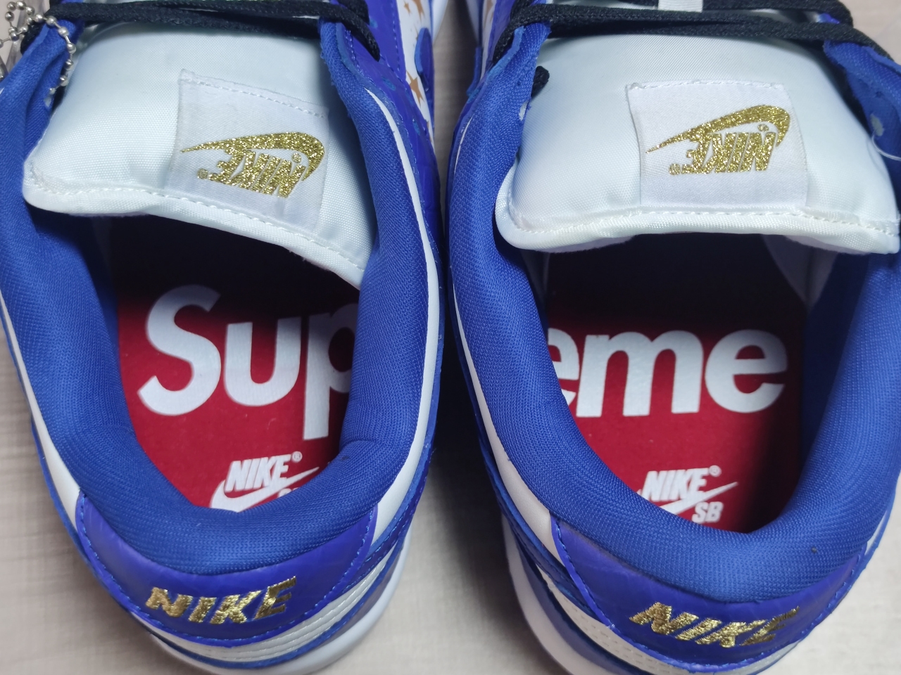 SB Dunk Low Supreme Stars Hyper Royal DH3228 100