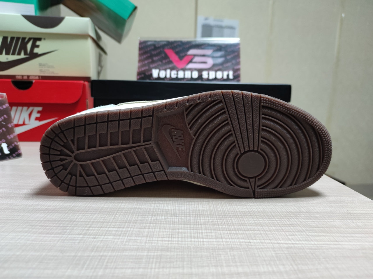 Jordan 1 Retro Low OG Year of the Rabbit DV1312 200