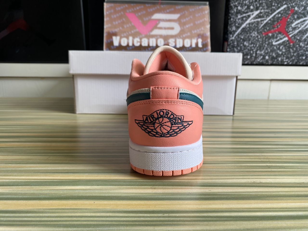 Jordan 1 Low Light Madder Root DC0774-800