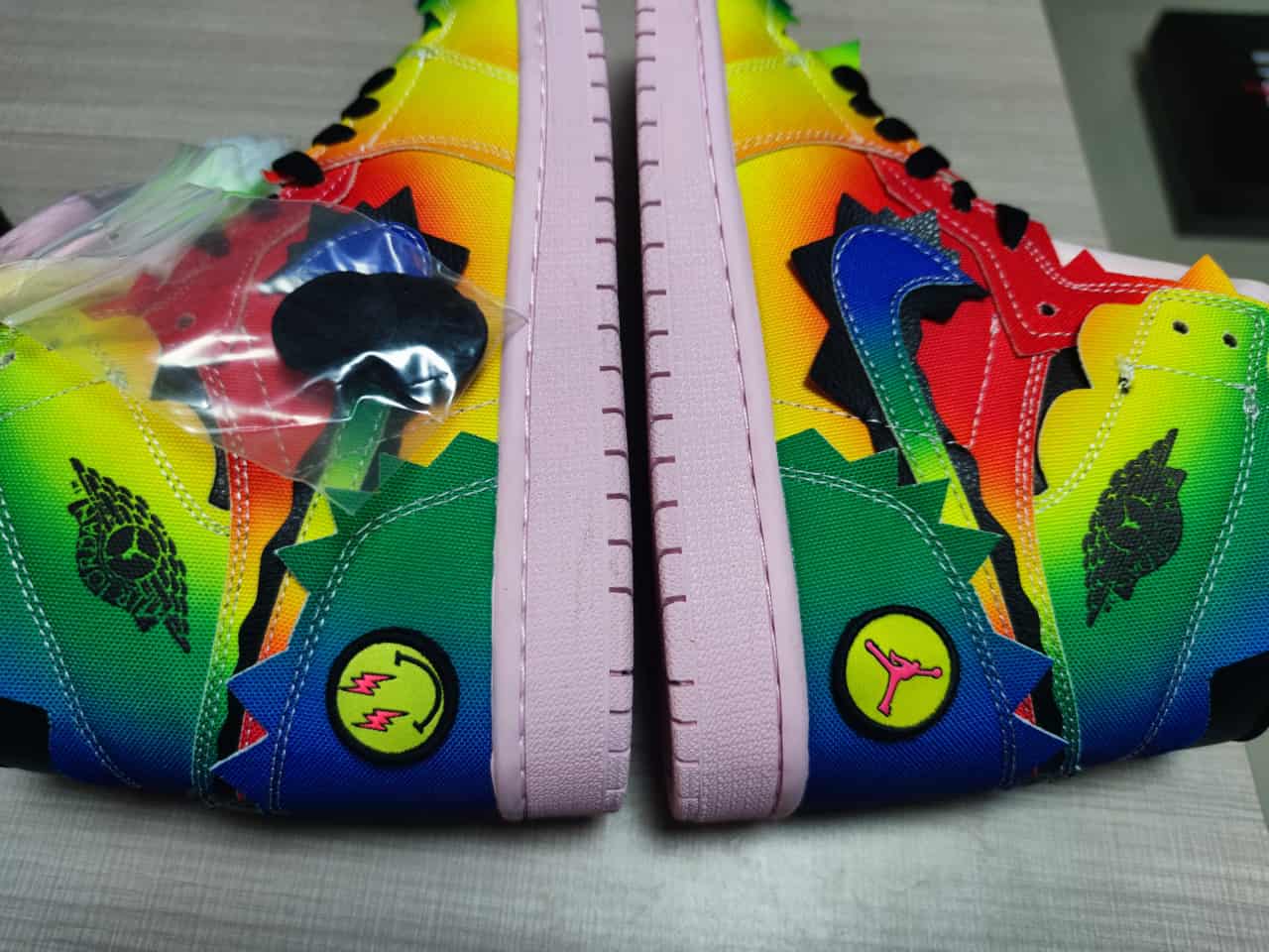 J Balvin x Jordan 1 High OG DC3481 900