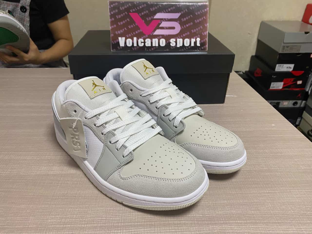 Jordan 1 Low Paris CV3043-100