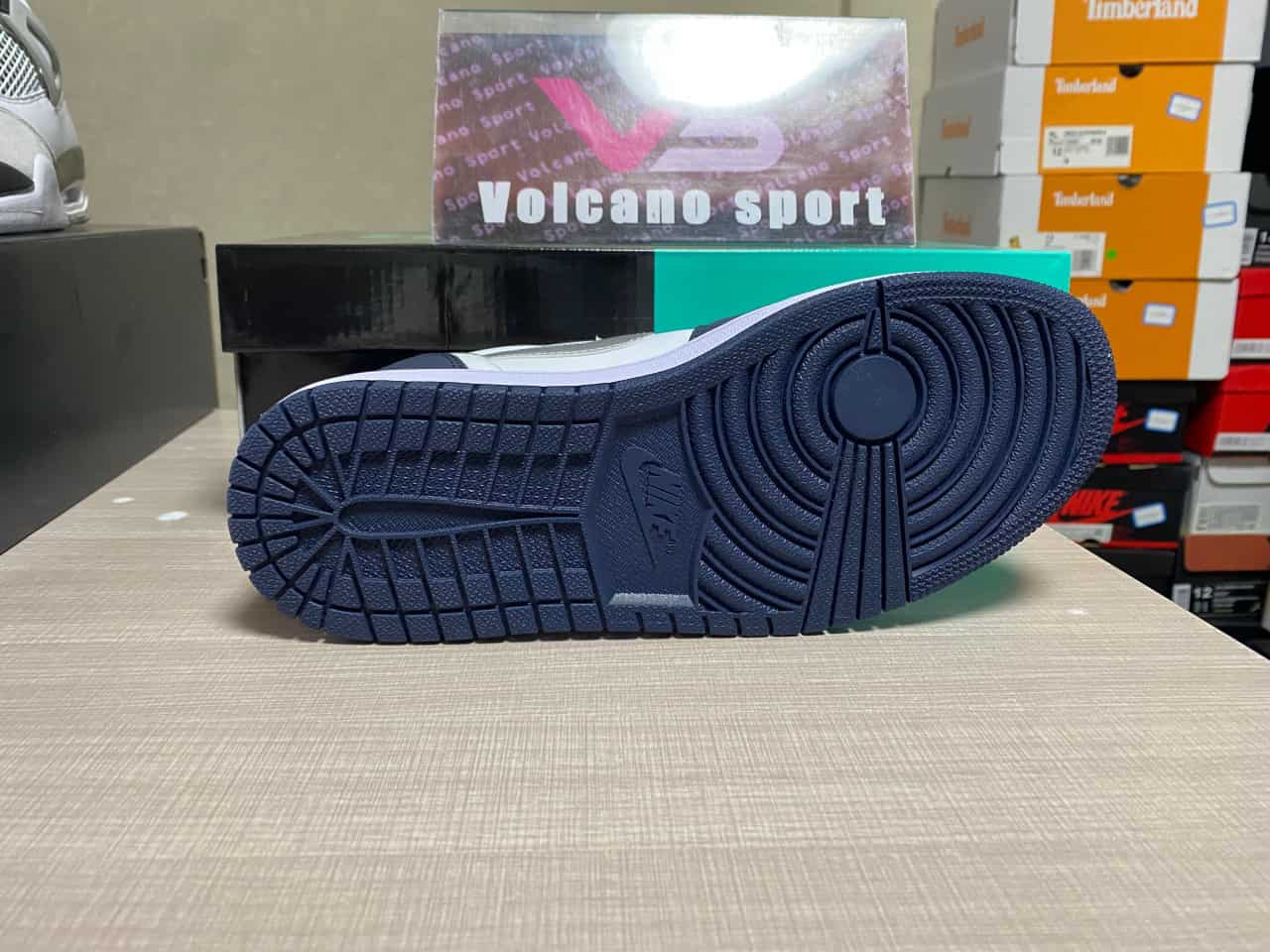 Jordan 1 Low SB Midnight Navy CJ7891-400