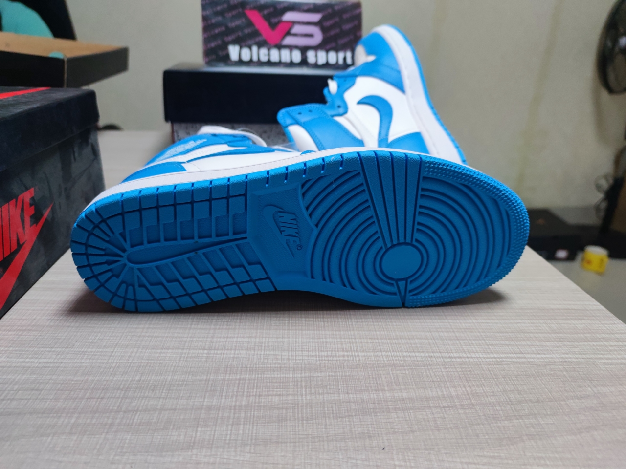 Jordan 1 Retro High OG UNC 555088 117