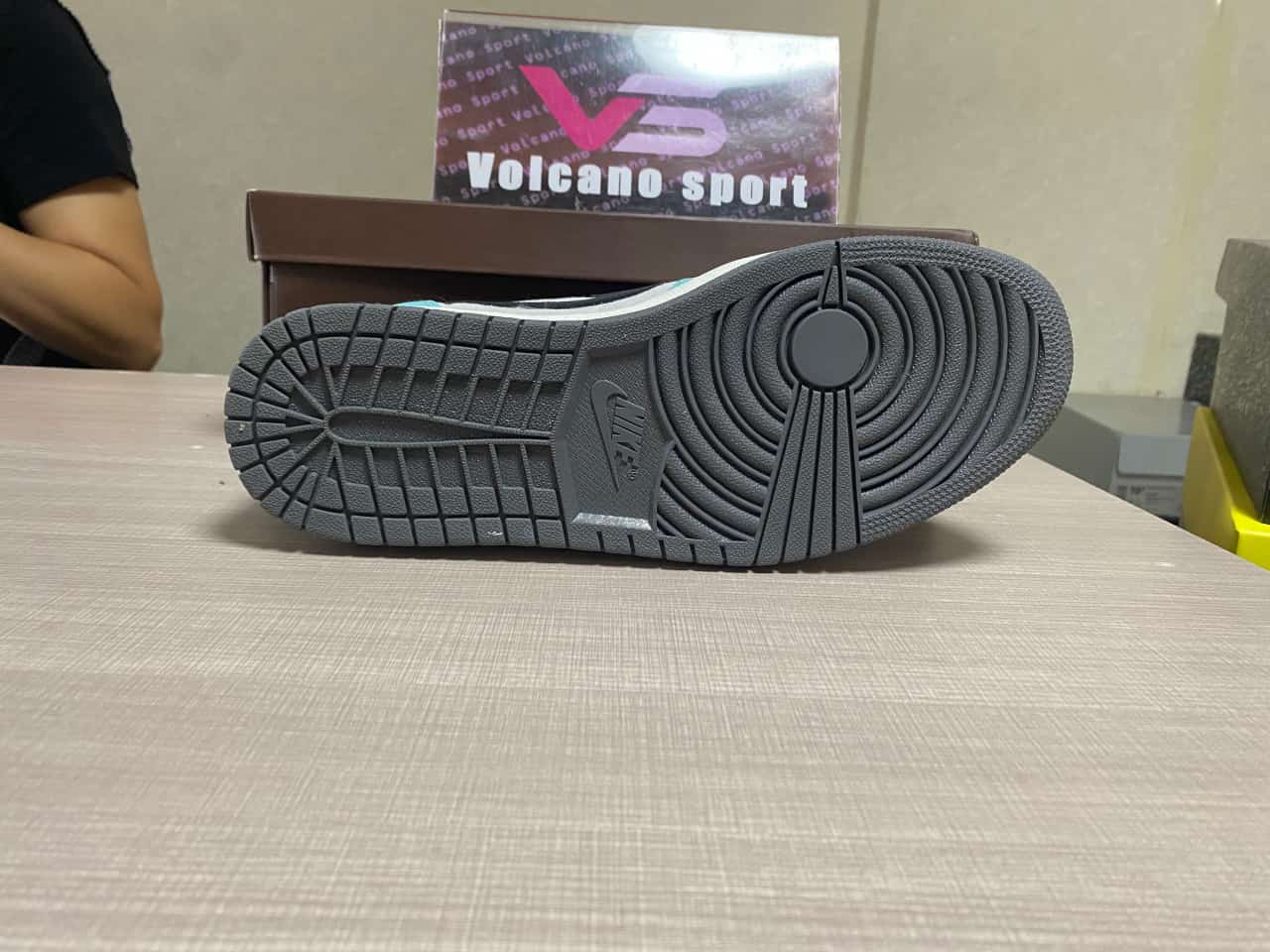 Travis Scott x Air Jordan 1 DM7866-009