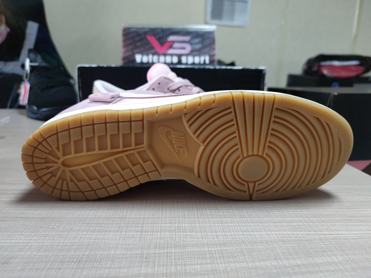 Dunk Low Teddy Bear DZ5318 640