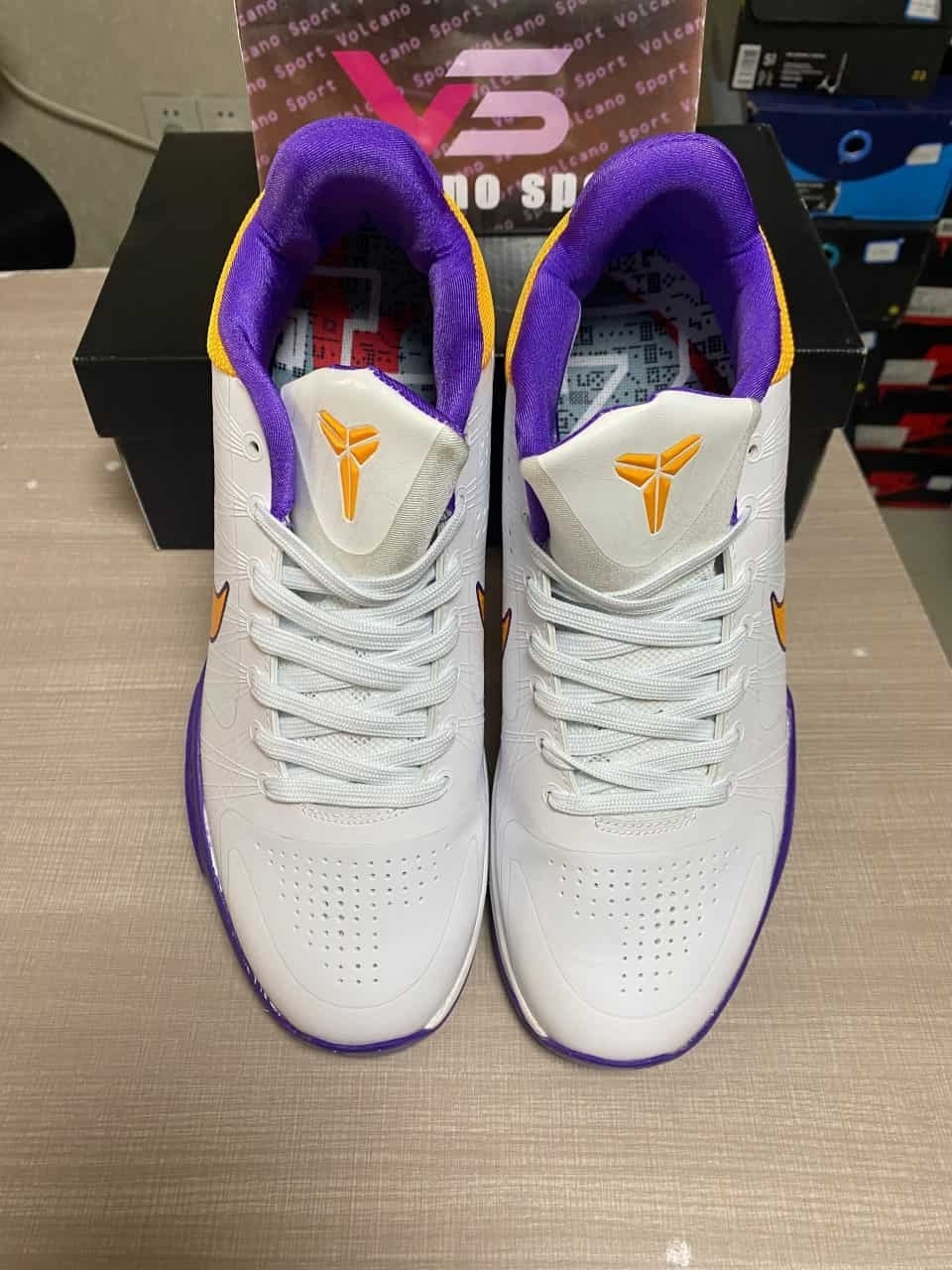 Kobe 5 Lakers 386429-102