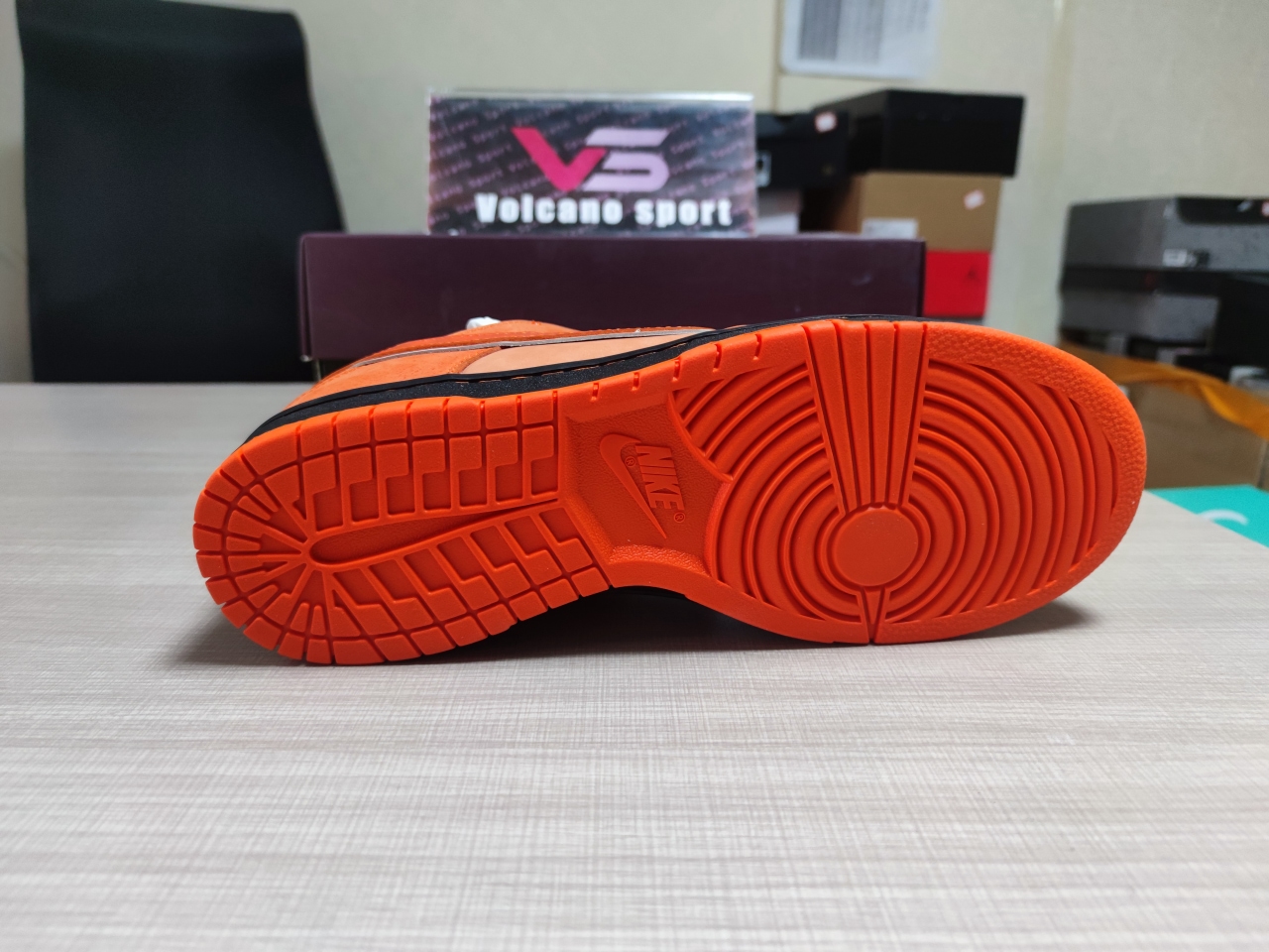 Concepts x SB Dunk Low “Orange Lobster” FD8776-800