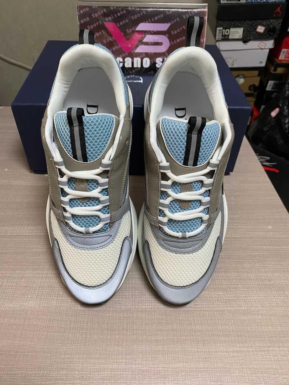 Dior B22 Grape cream white