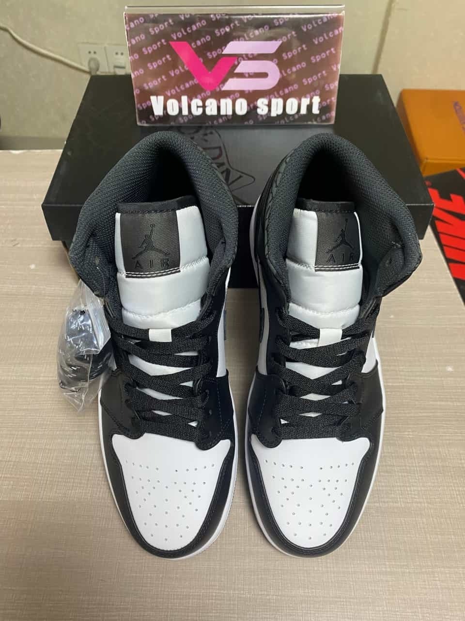 Jordan 1 Mid SE Panda Elephant FB9911-001