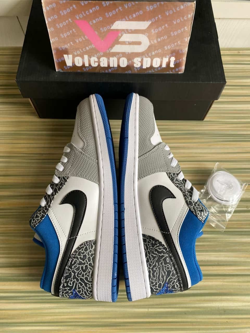 Jordan 1 Low SE True Blue DM1199-140