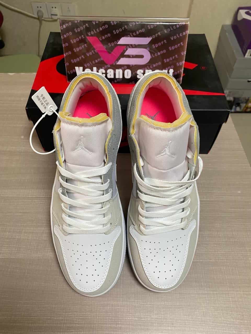 Jordan 1 Low Inside Out White Phantom DN1635-100
