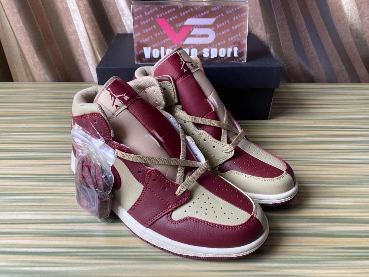 Jordan 1 Mid SE Split Beach Cherrywood Red DR0501-200