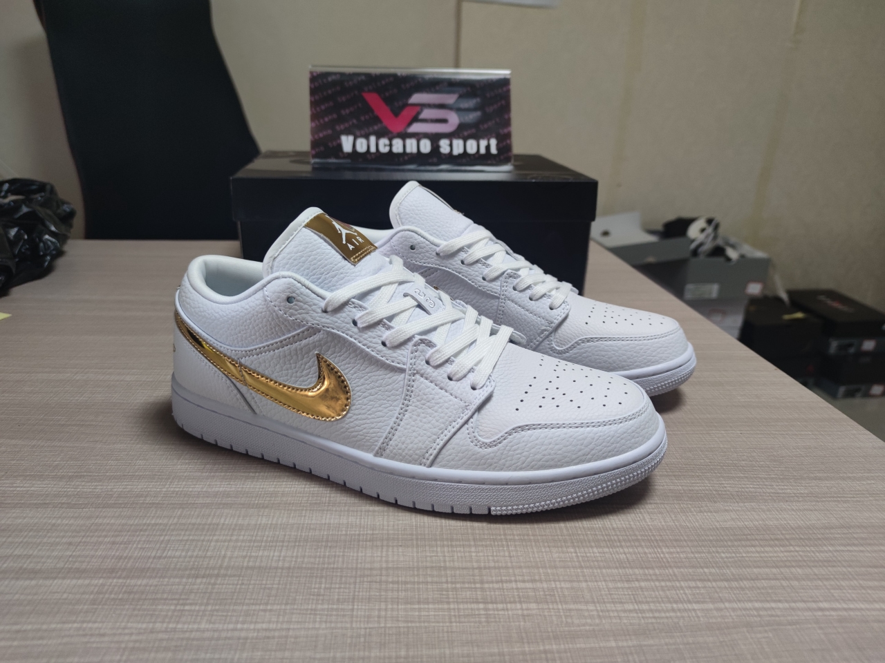 Jordan 1 Low White Metallic Gold CZ4776 100