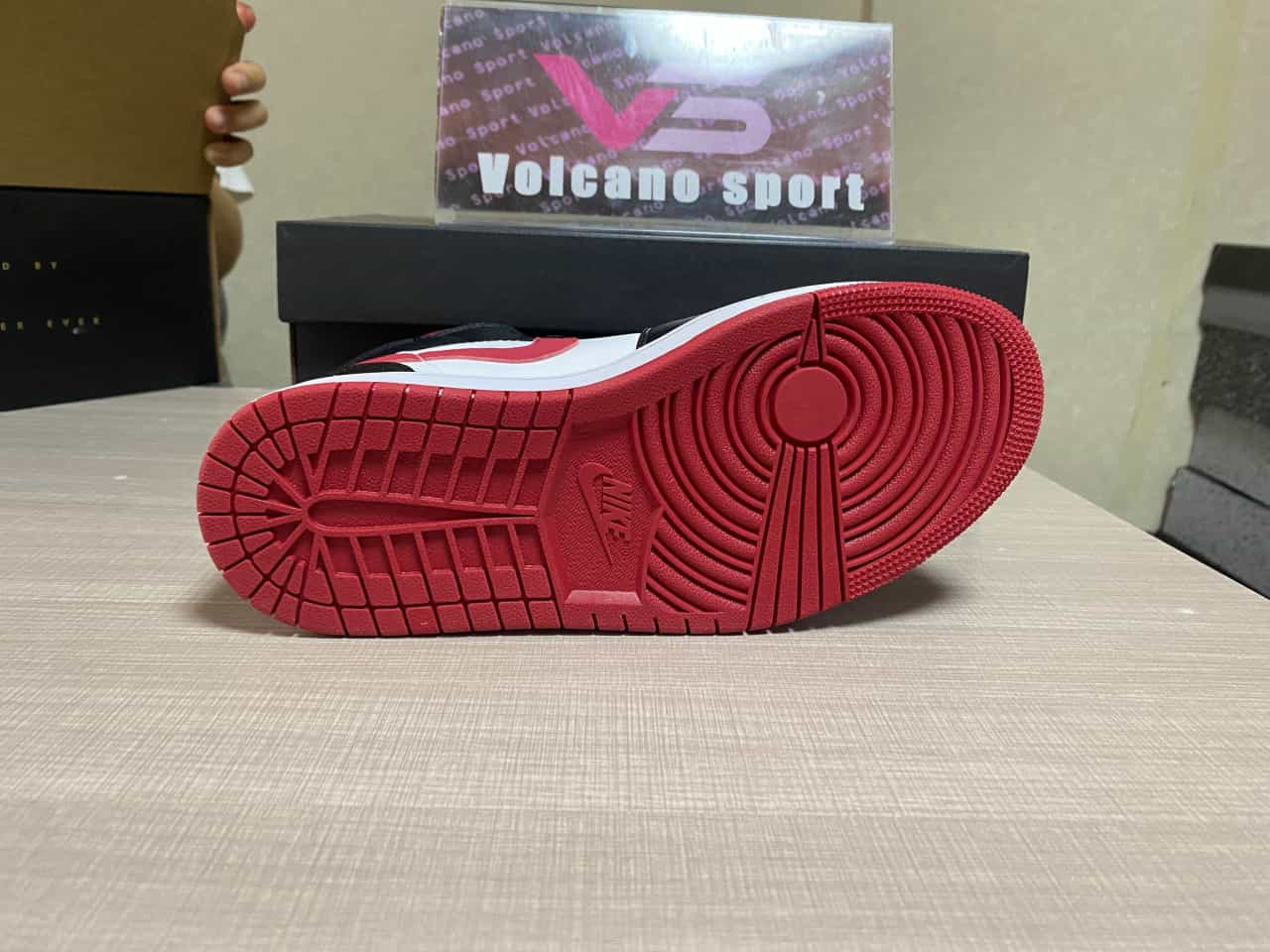 Jordan 1 Mid Gym Red Black White DJ4695-122