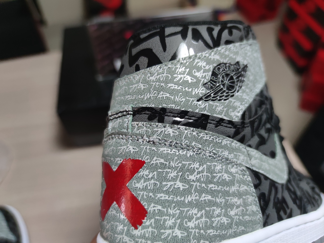 Jordan 1 High OG “Rebellionaire” 555088-036