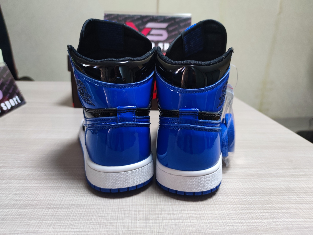 Jordan 1 Retro High 555088 400