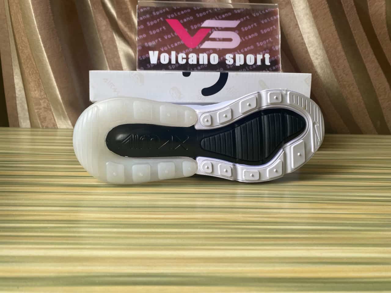 Nike Air Max 270 AH8050-010