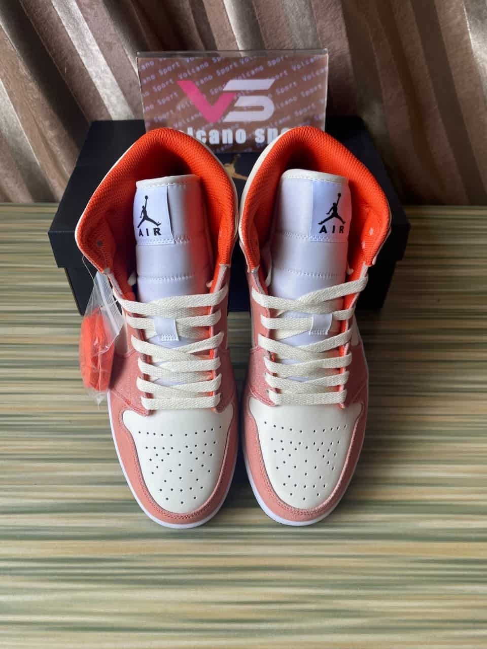 Jordan 1 Mid SE Orange Suede DV1336-800