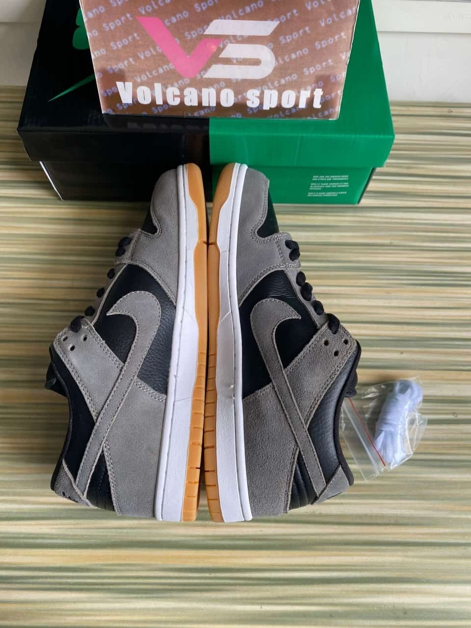 Nike SB Dunk Low Dark Grey Black Gum AR0778-001