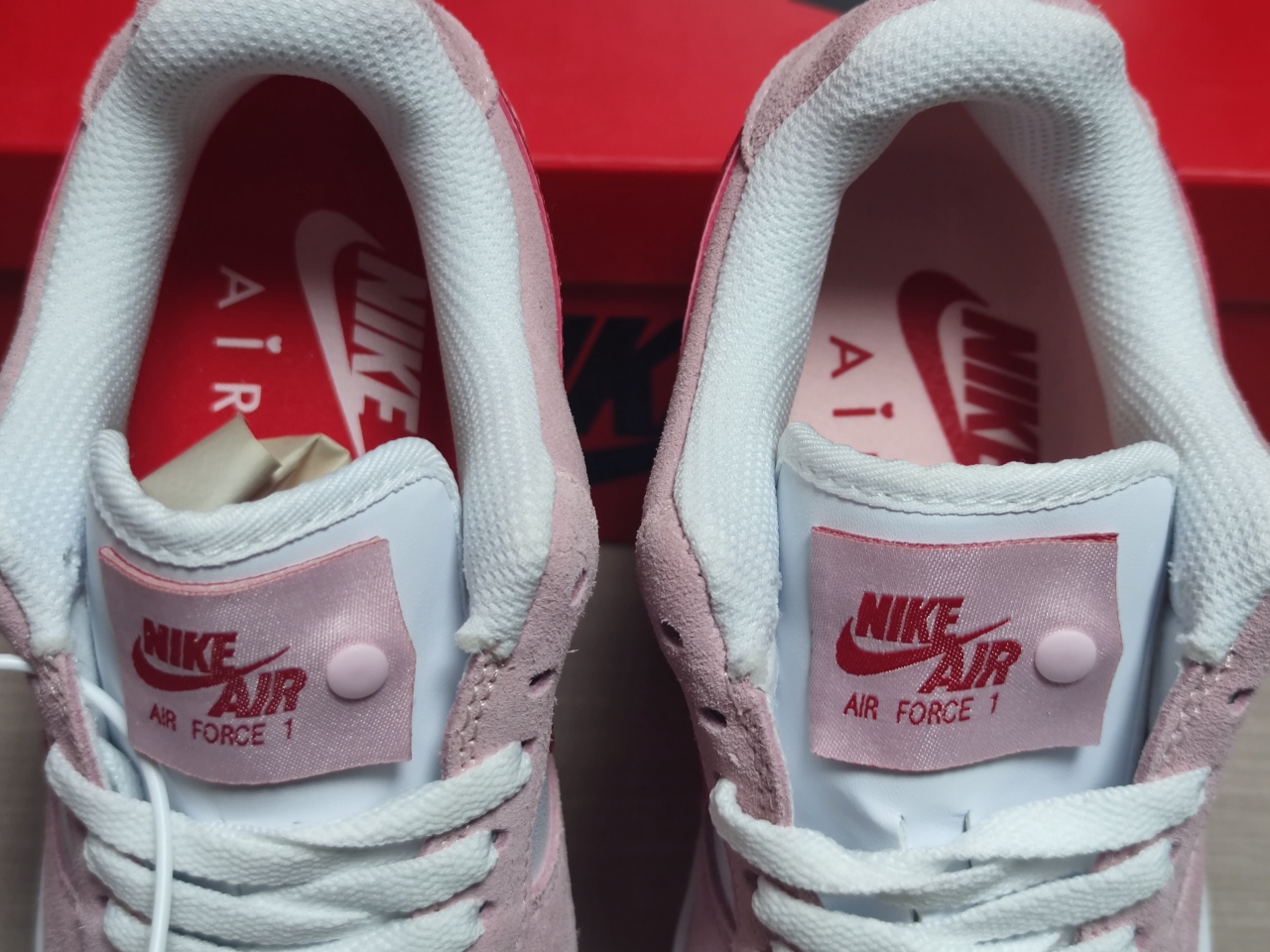 Air Force 1 Low '07 QS Valentine's Day Love Letter DD3384 600
