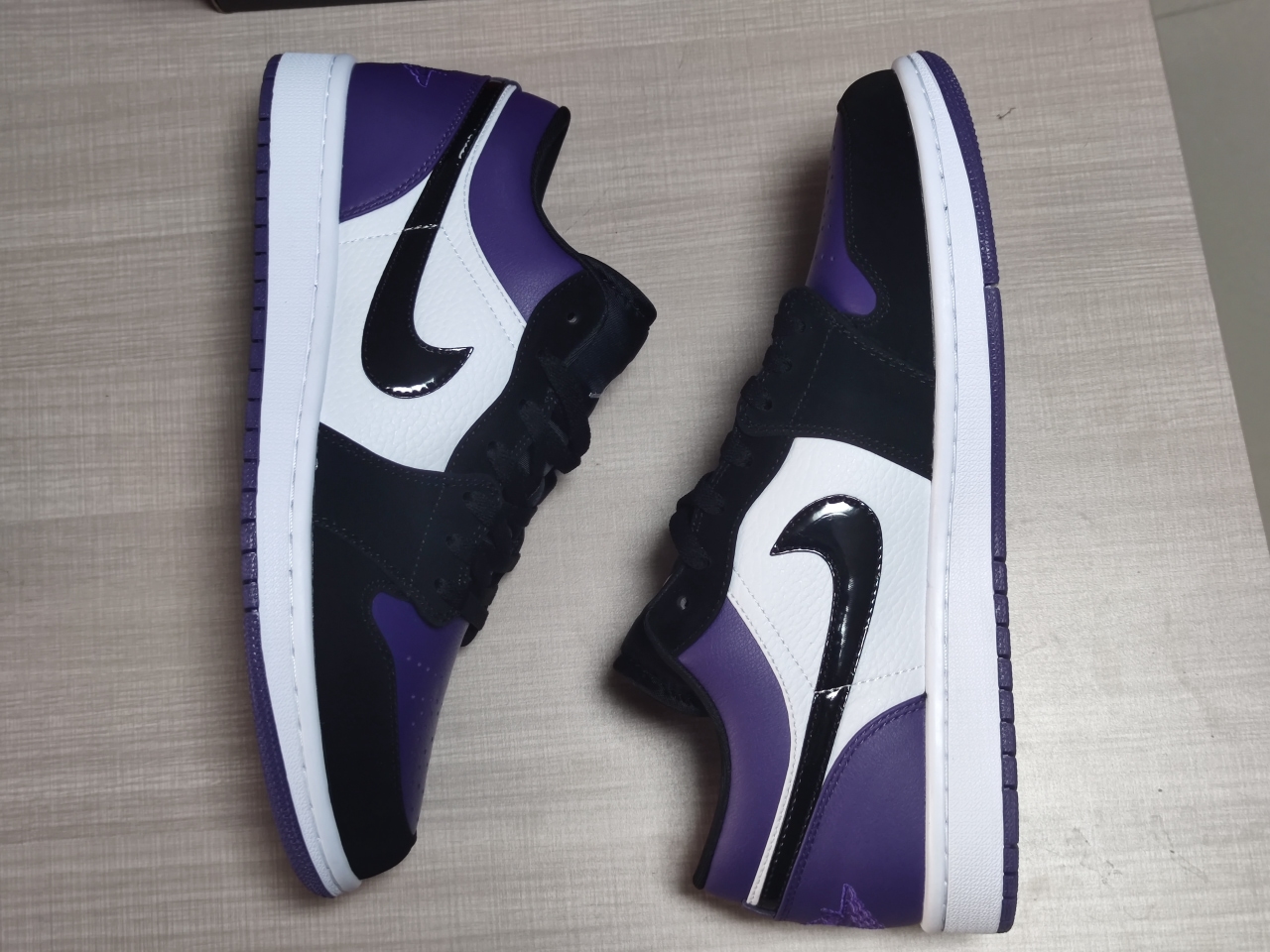 Jordan 1 Low “Purple Court” 553558-125