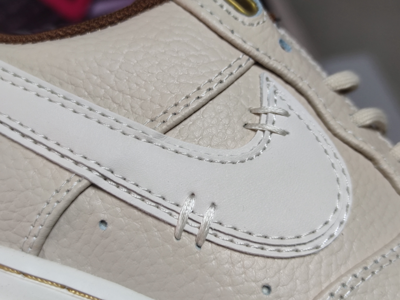 Air Force 1 '07 white/golden DD1525 100