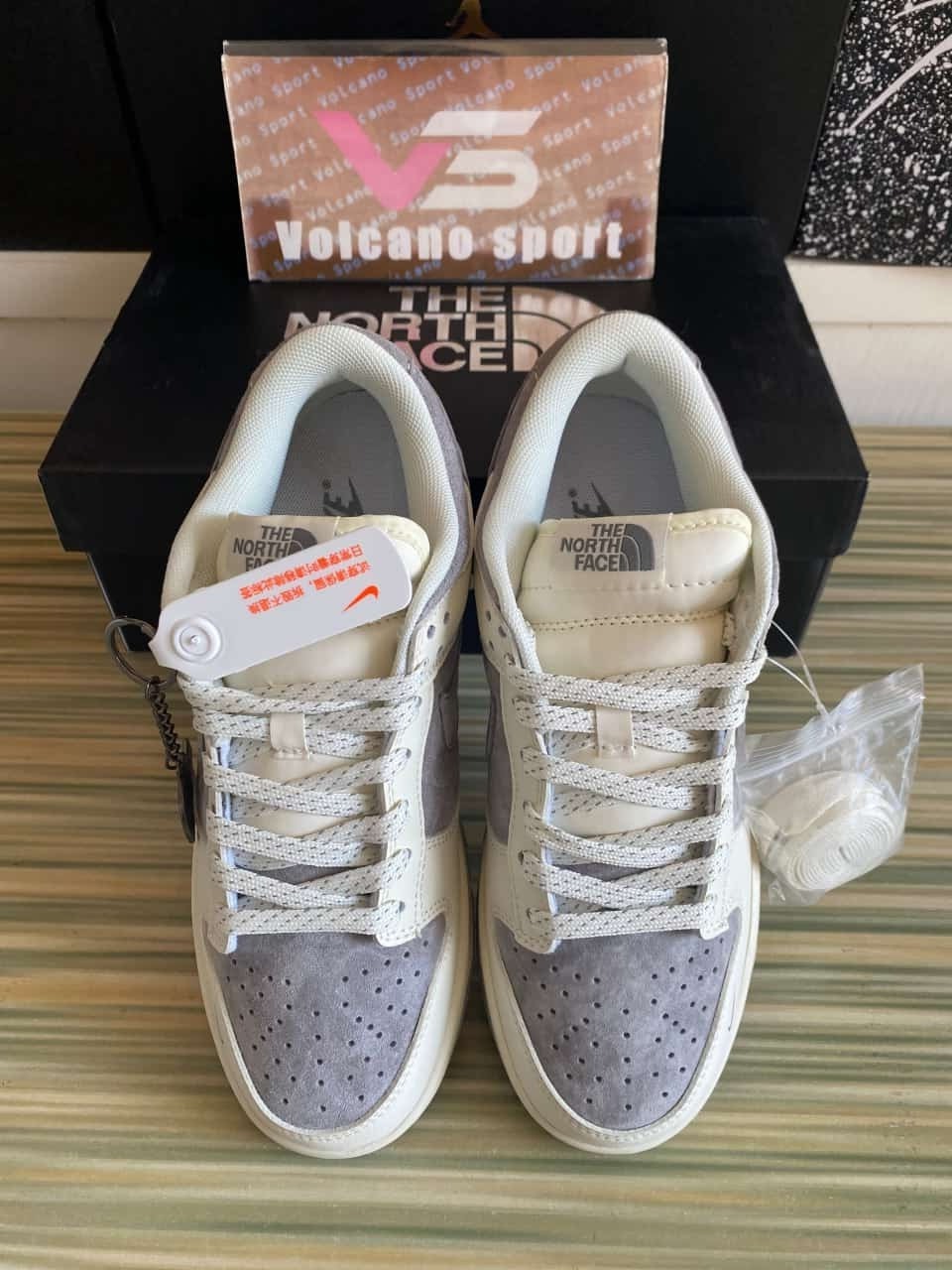 Dunk Low The North Face Off XD6188-020