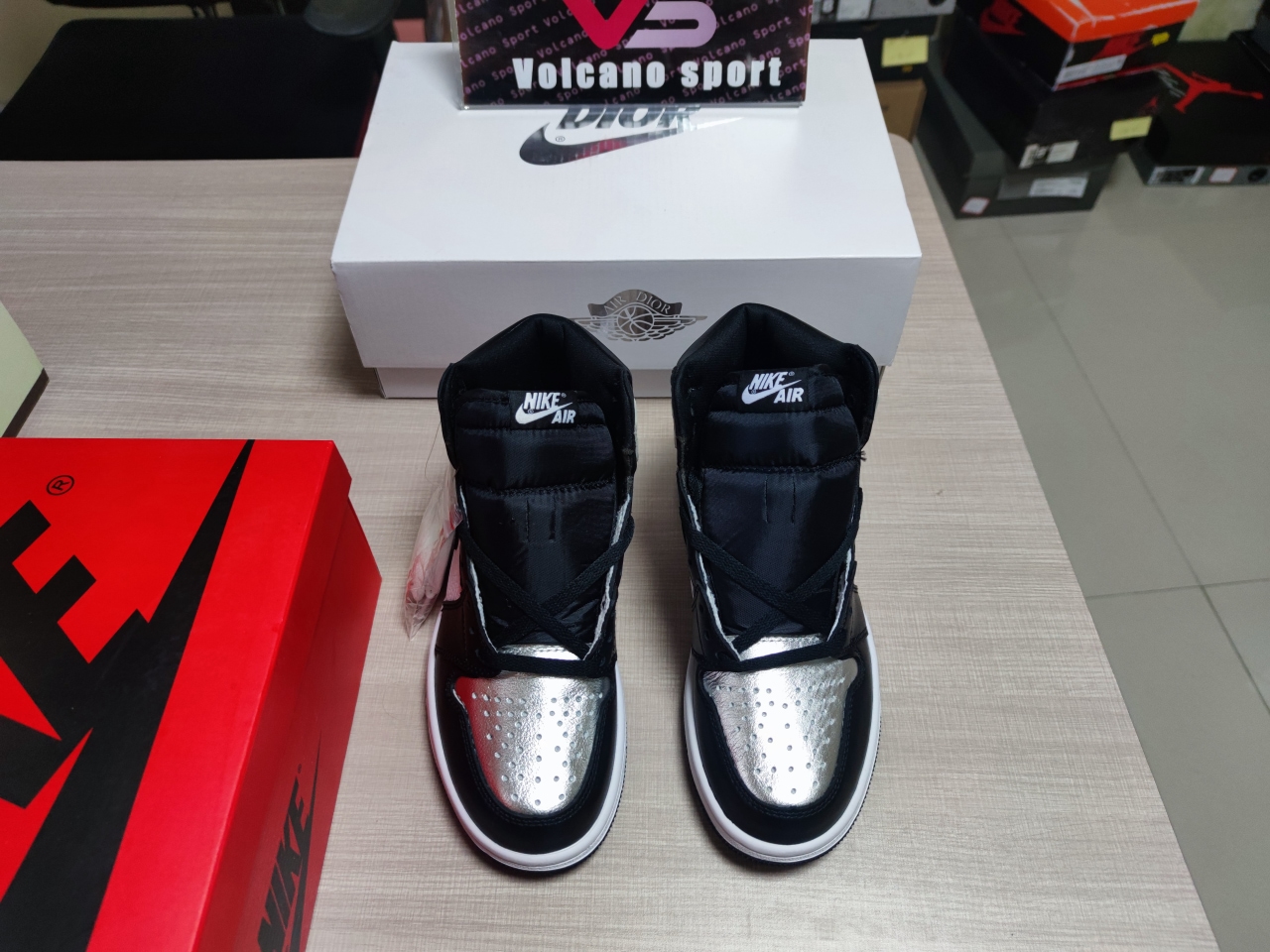 Jordan 1 Retro High Silver Toe CD0461 001