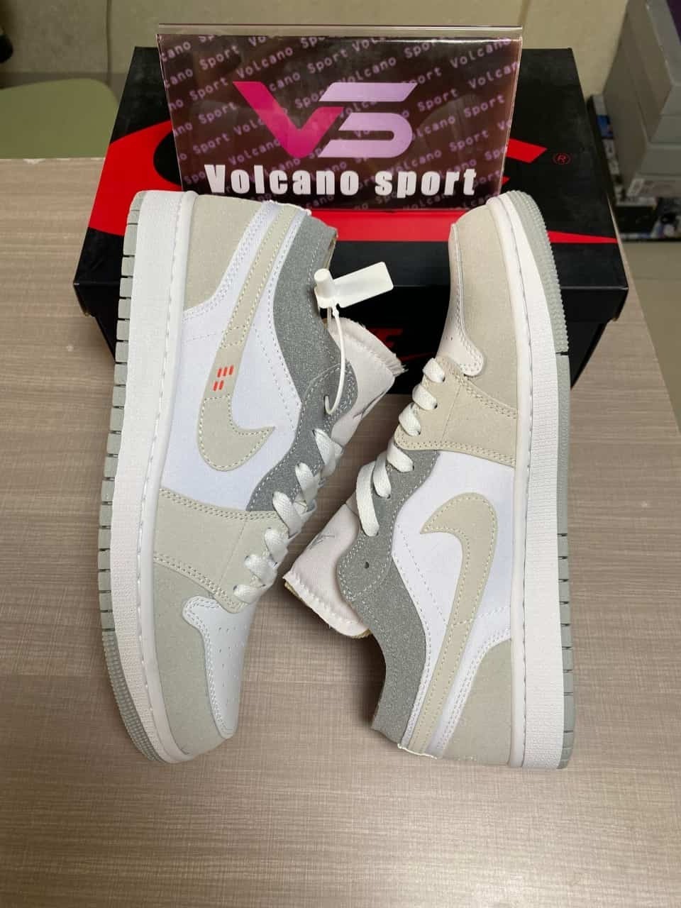 Jordan 1 Low Inside Out White Phantom DN1635-100