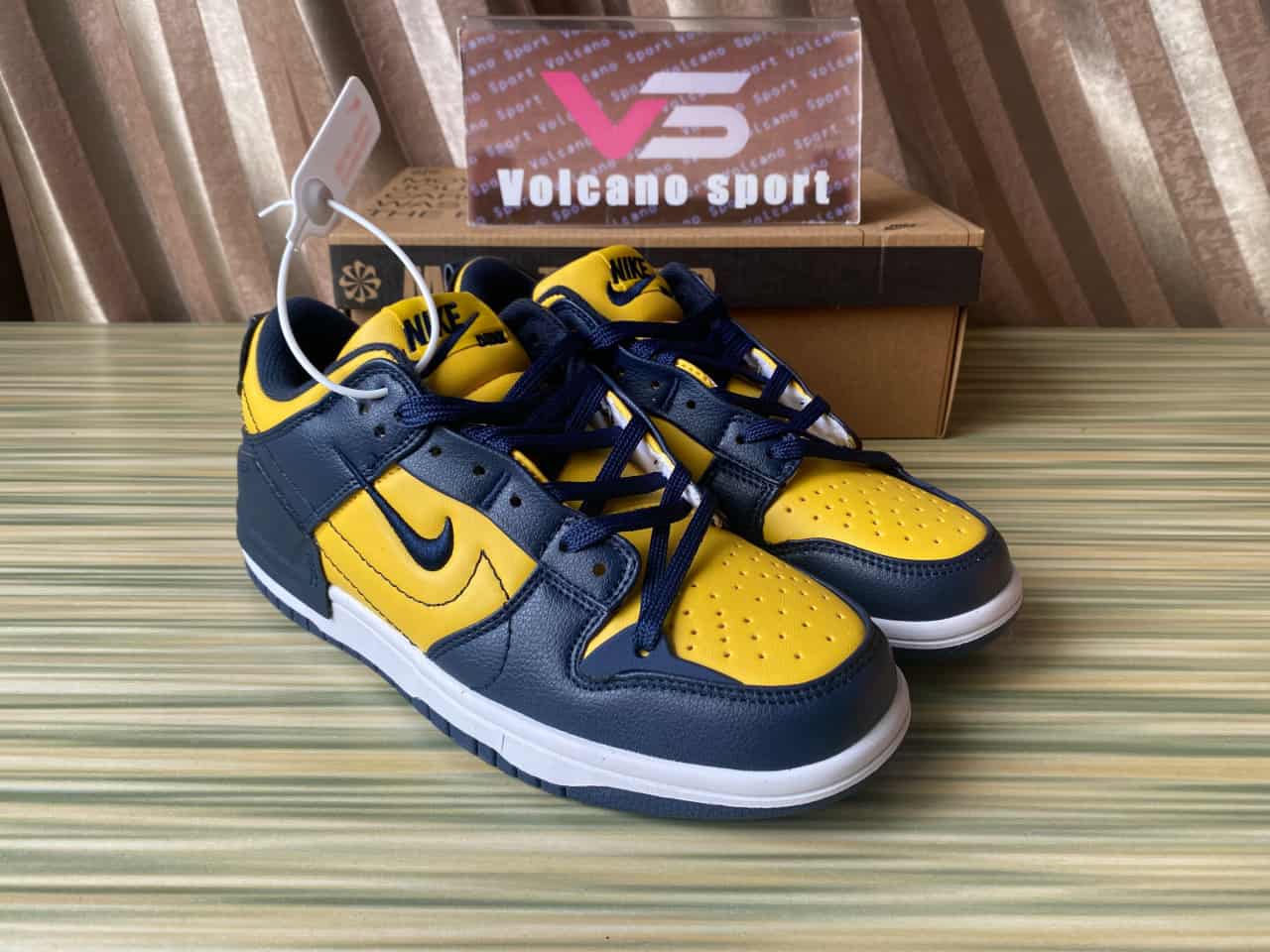 Nike Dunk Low Disrupt 2 Michigan DV4024-400