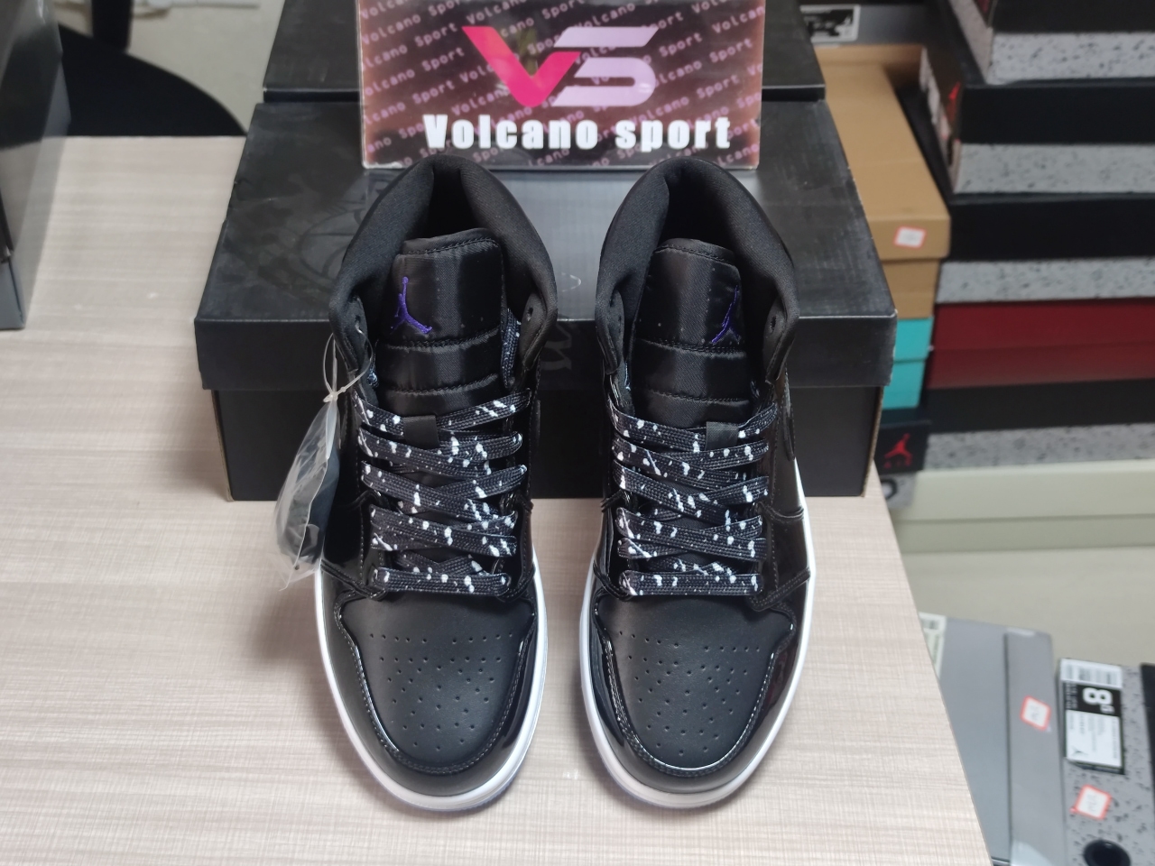 Jordan 1 Mid SE Space Jam DV1308 004