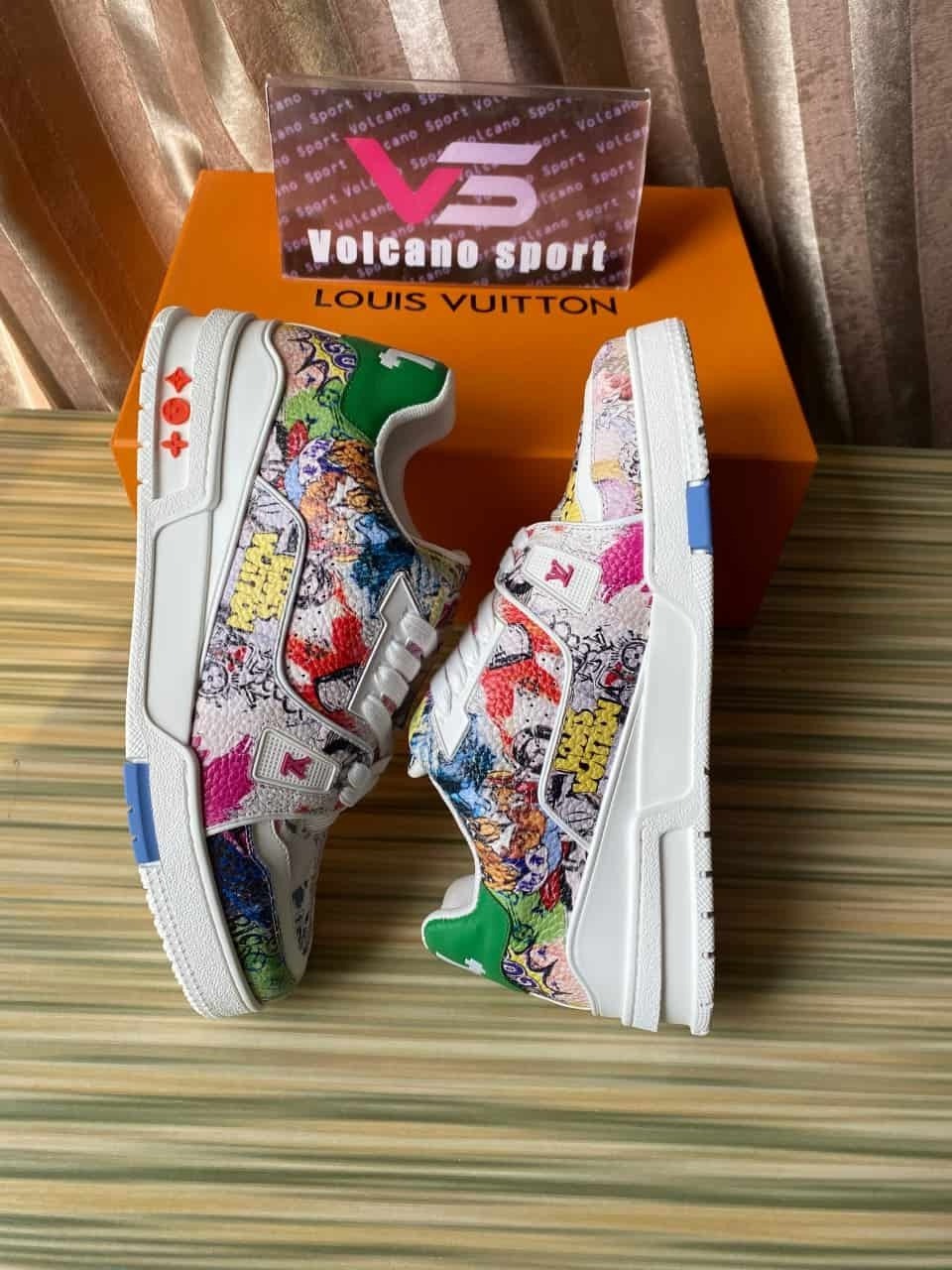 LV Trainer Comic Motifs Multi