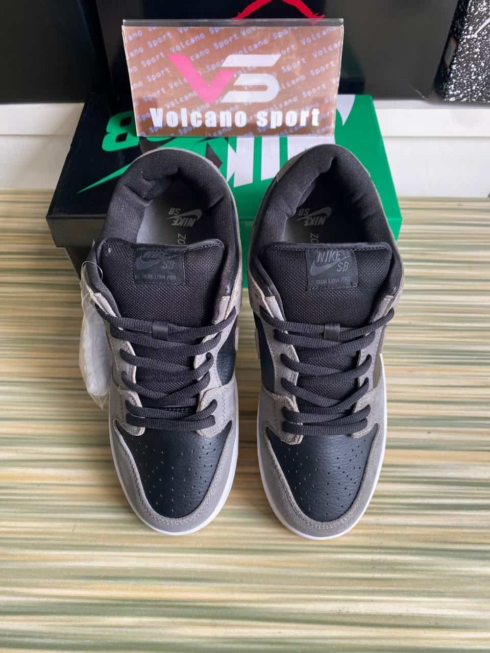 Nike SB Dunk Low Dark Grey Black Gum AR0778-001