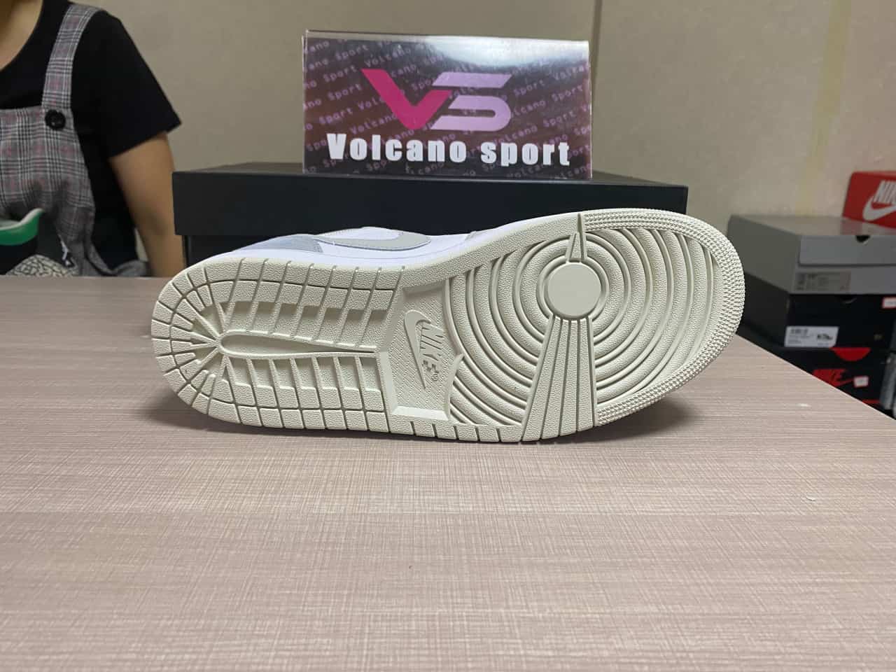 Jordan 1 Low Paris CV3043-100