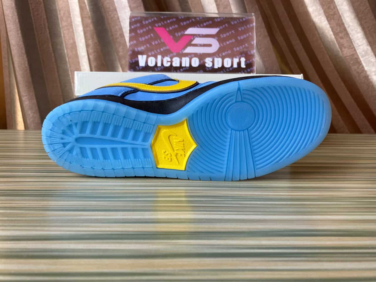 Nike SB Dunk Low The Powerpuff Girls Bubbles FZ8320-400