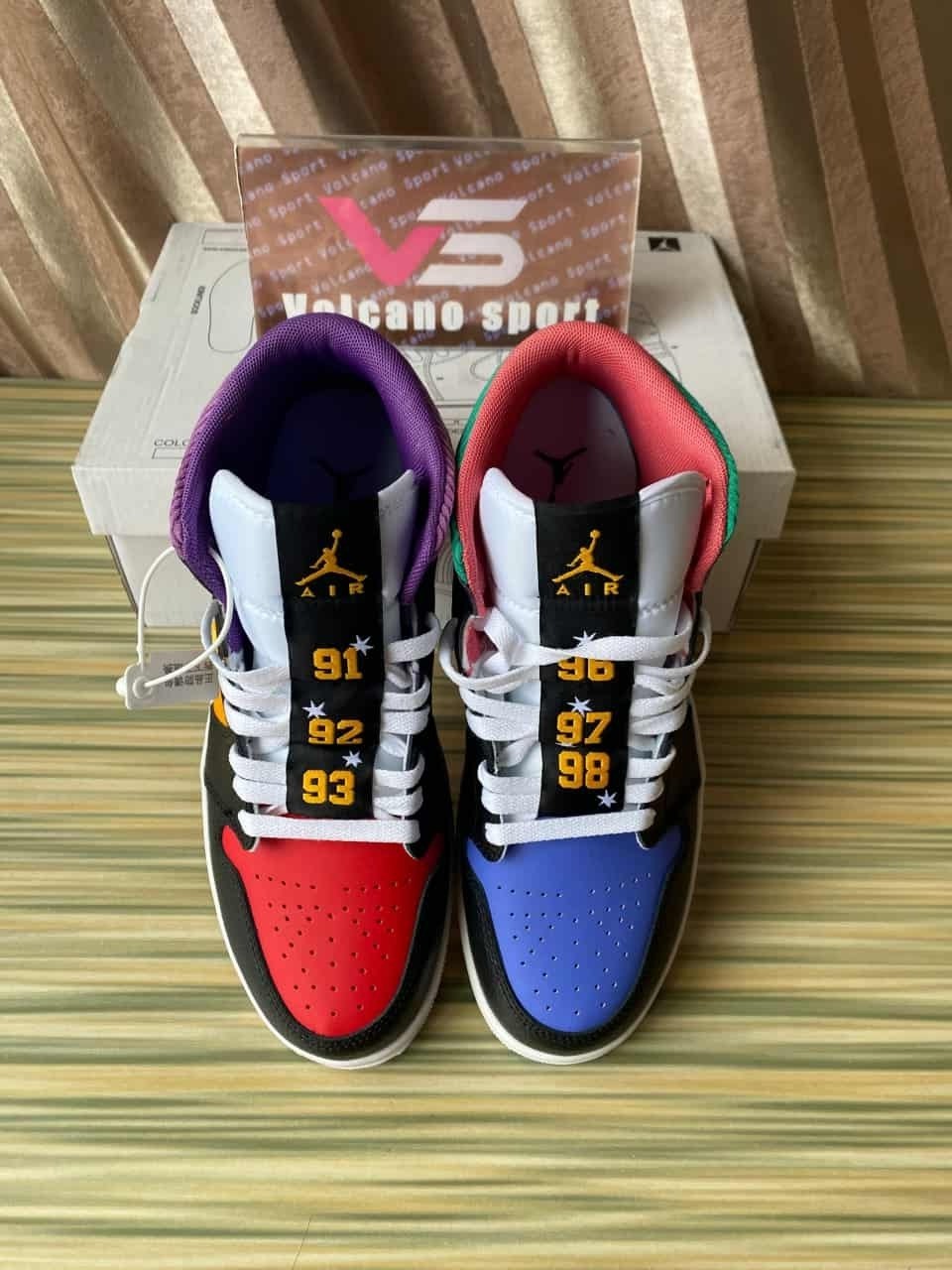 Jordan 1 Mid SS Six Championships FD1317-007