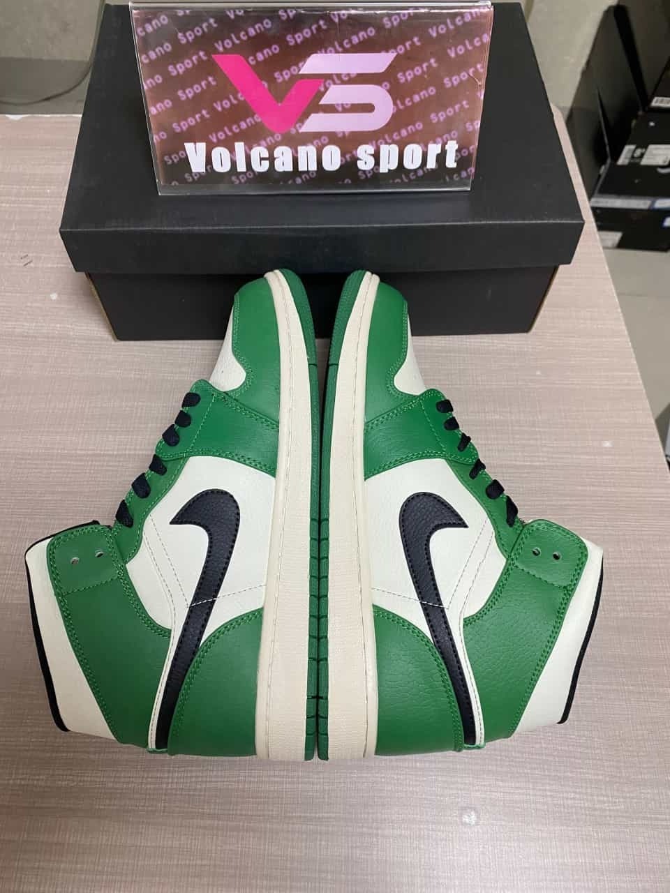 Jordan 1 Mid Pine Green 852542-301