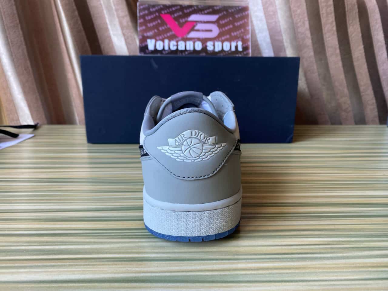 Jordan 1 Retro Low Dior  CN8608 002