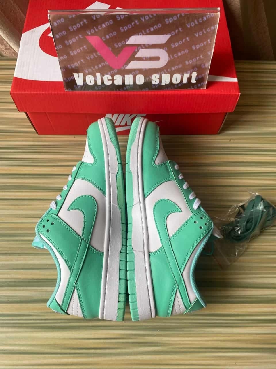 Nike Dunk Low Green Glow DD1503-105