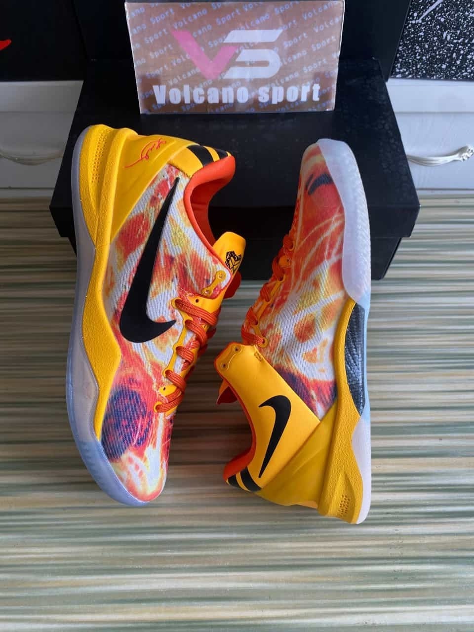 Kobe 8 Shanghai Fireworks 555035-800