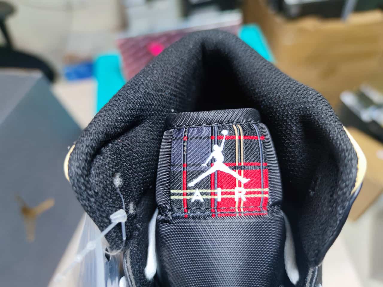 Jordan 1 Mid Tartan Swoosh DZ5329 001