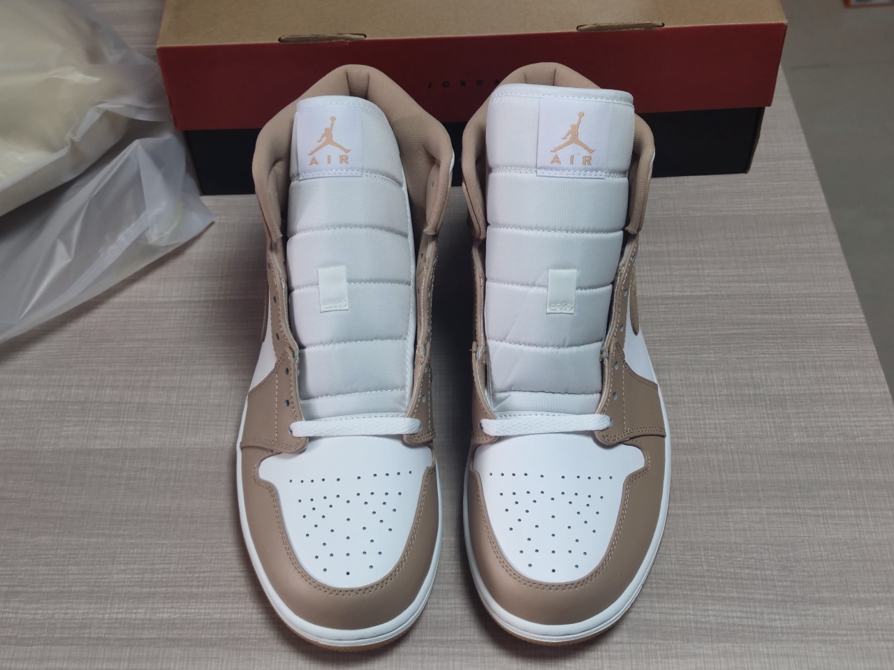 Jordan 1 Mid Tan Gum 554724 271