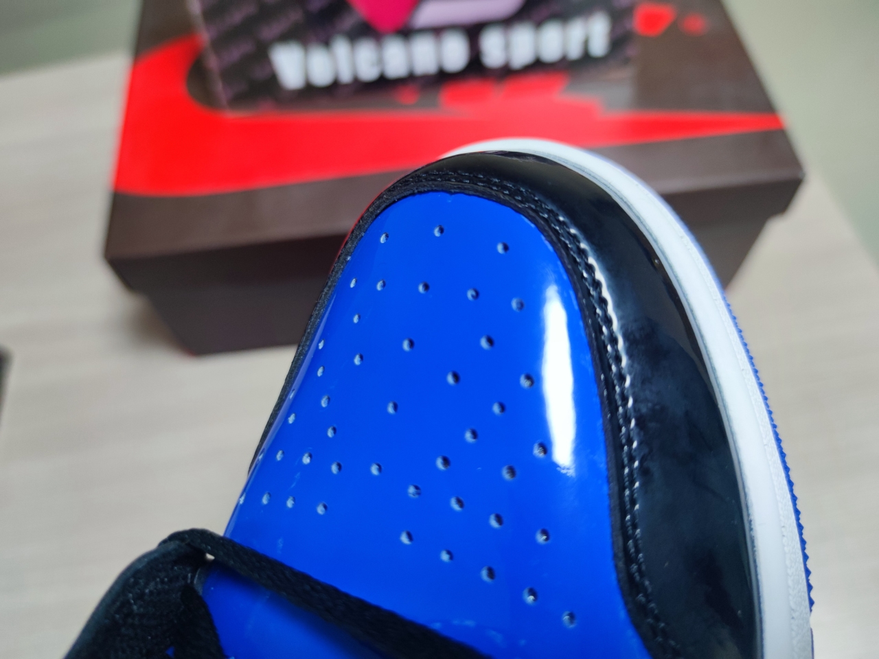 Jordan 1 Retro High 555088 400