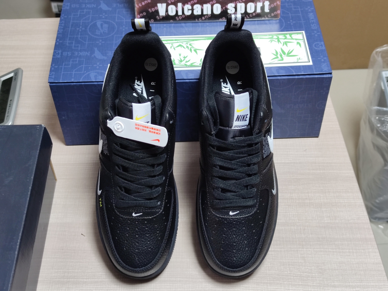 Air Force 1 Low Utility Black White AJ7747 001